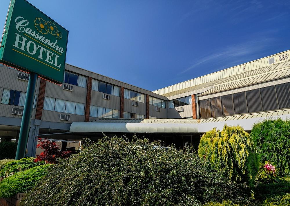 Cassandra Hotel Vancouver Exterior photo