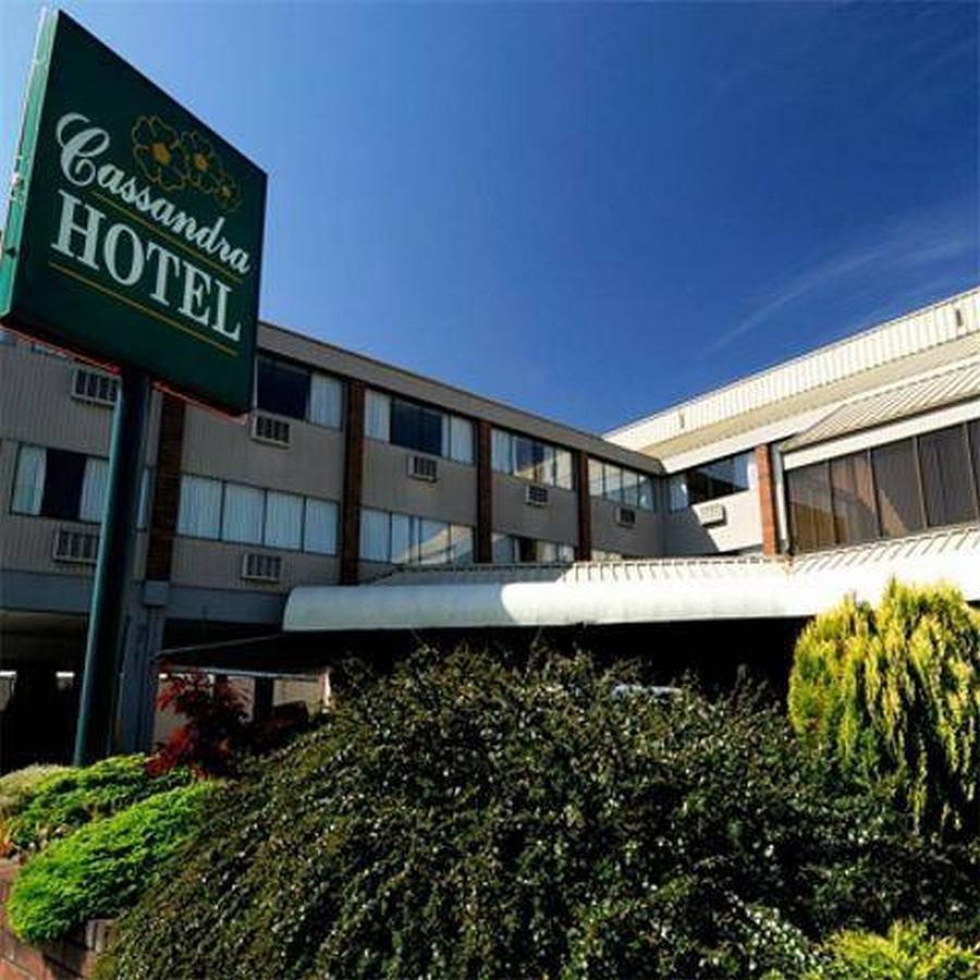 Cassandra Hotel Vancouver Exterior photo